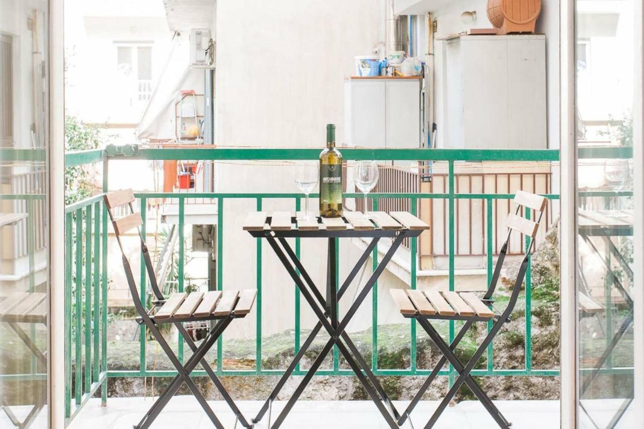 Stylish City-Break 1Bdr Cozy Refurbished Apartment アテネ エクステリア 写真